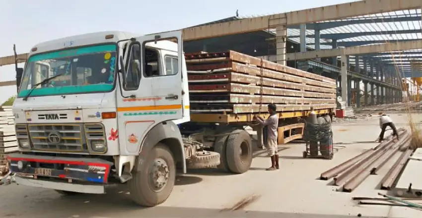 60 Ft Semi Low Bed Trailer Transport Service